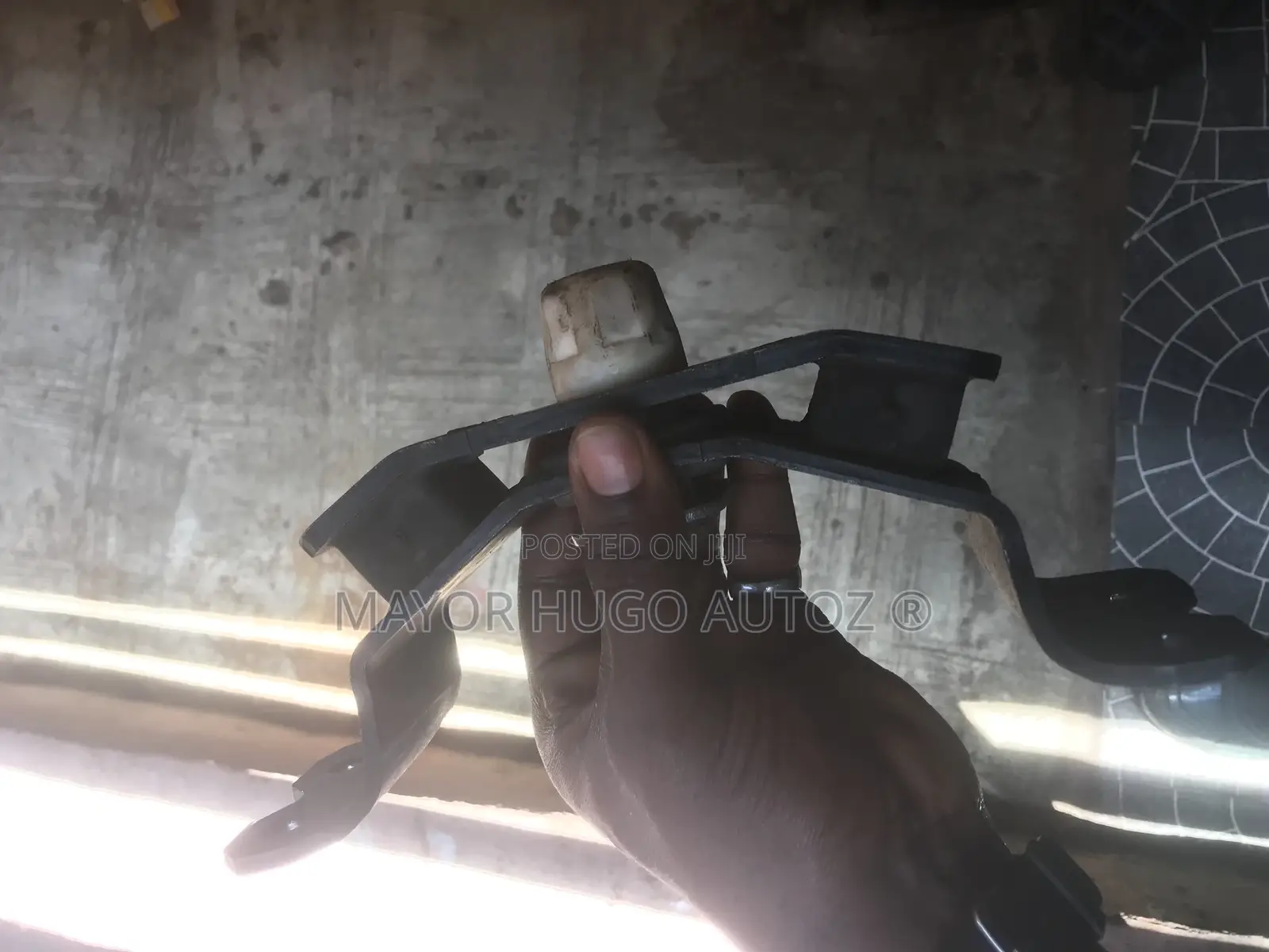 Engine Seat Hilux