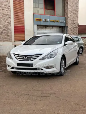 Hyundai Sonata SE Sedan FWD (2.4L 4cyl 6A) 2013 White