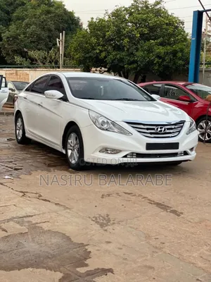 Hyundai Sonata SE Sedan FWD (2.4L 4cyl 6A) 2013 White