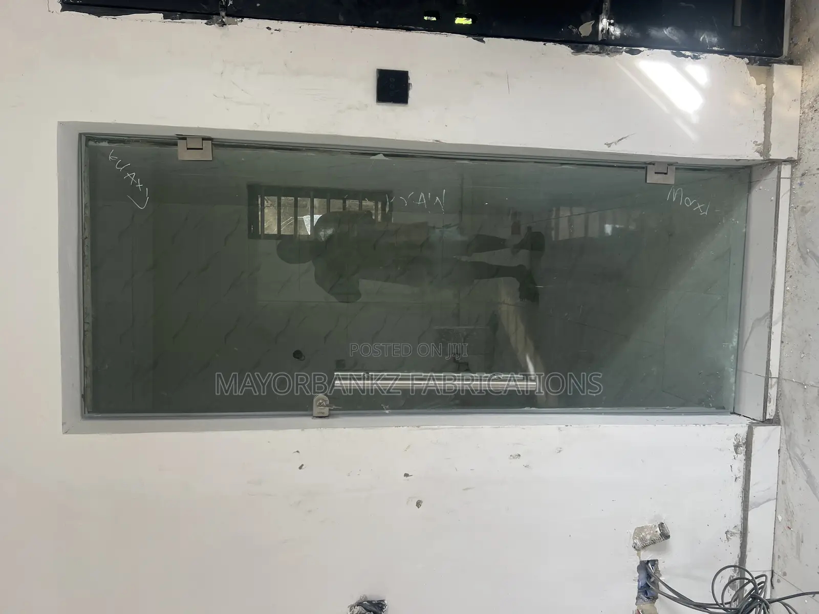 Frameless Entrance Door