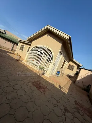 Photo - 4bdrm Bungalow in Ayobo for sale