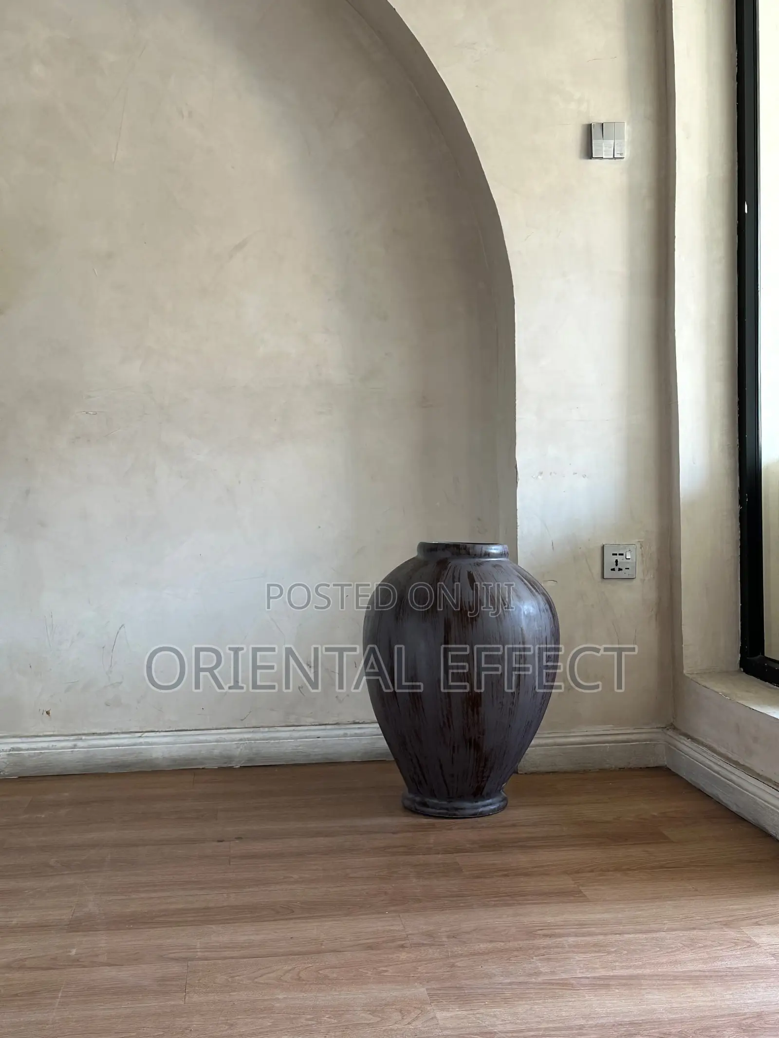 Camelot Pot (Vertical Stroked)
