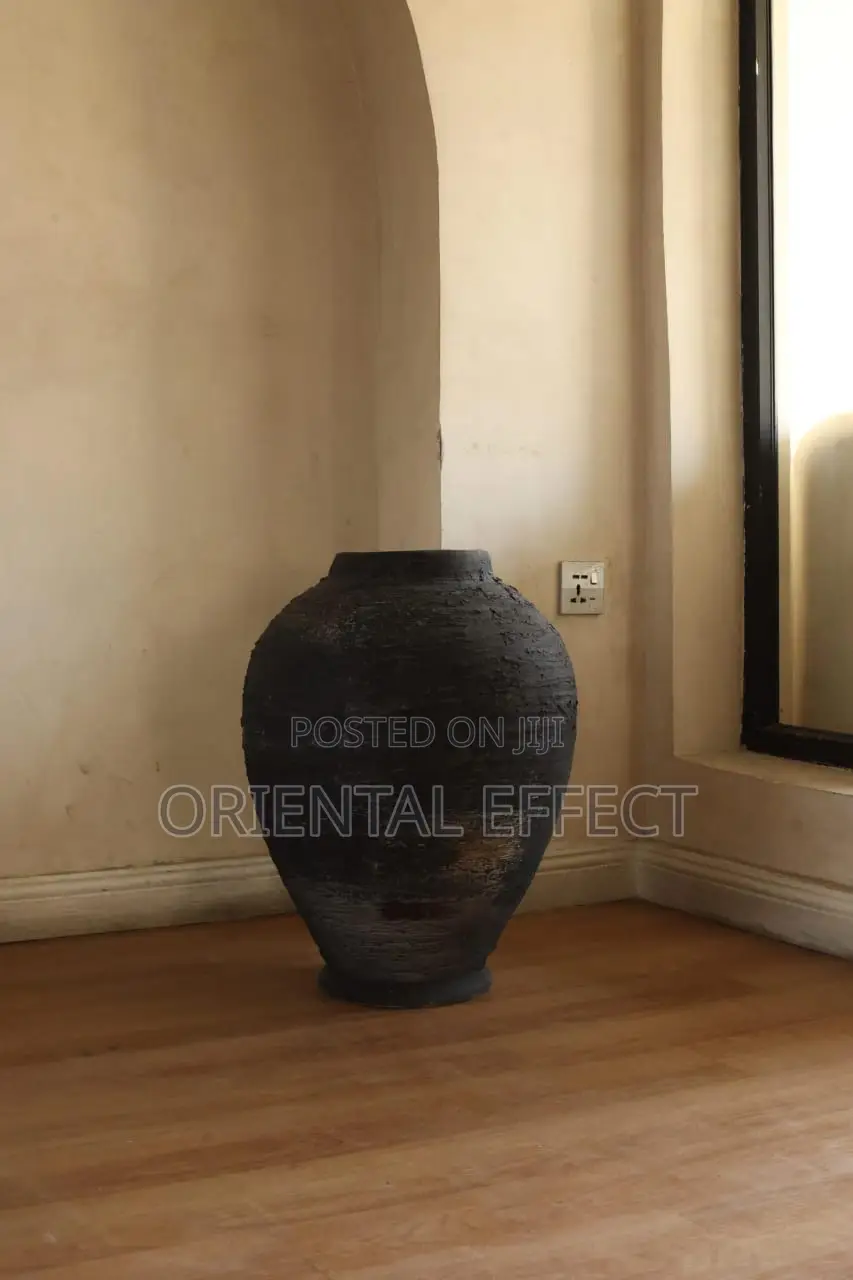 Camelot Pot (Black Sandblast)