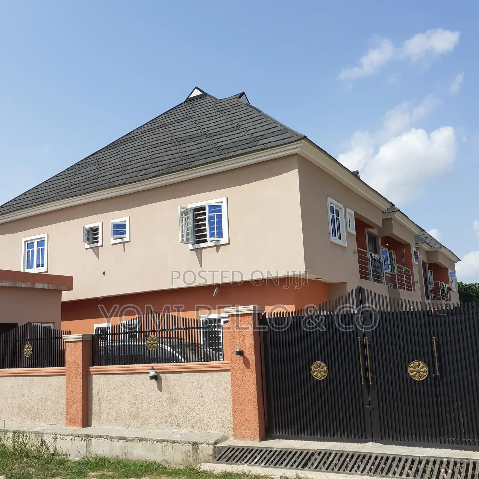 2bdrm Block of Flats in Coca Cola Estate, Obafemi-Owode for sale