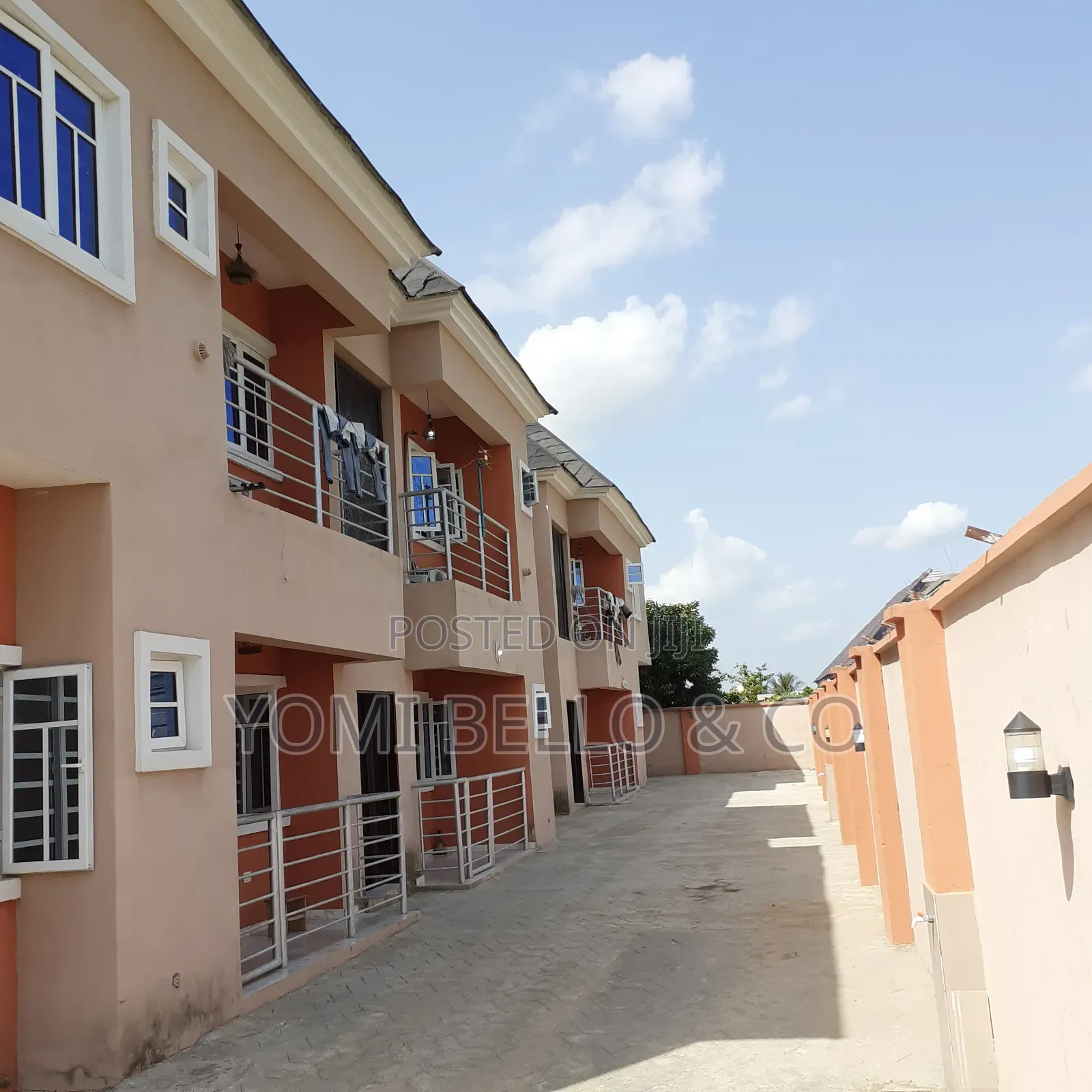2bdrm Block of Flats in Coca Cola Estate, Obafemi-Owode for sale