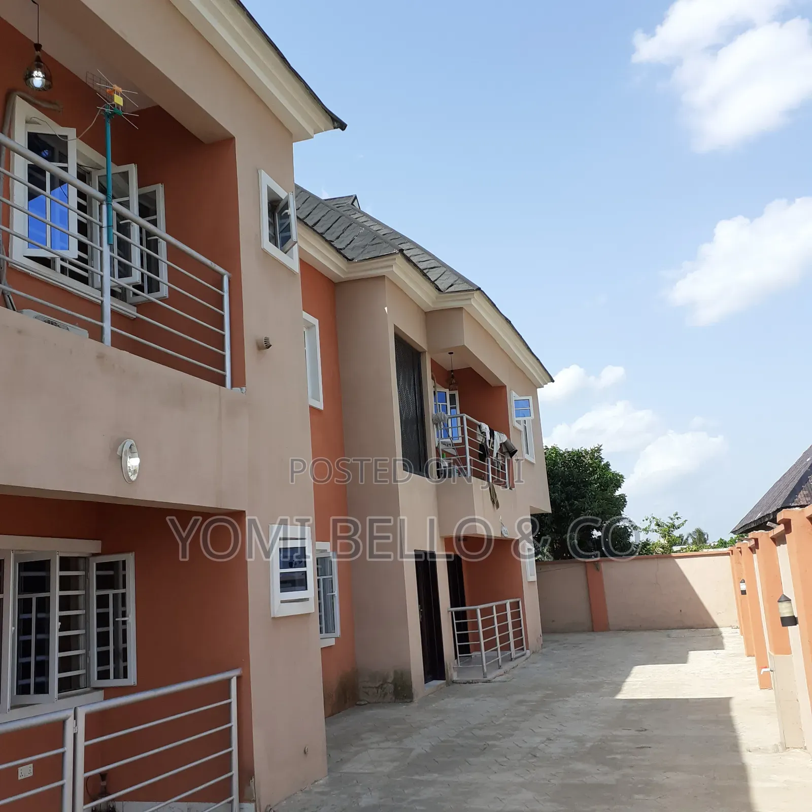 2bdrm Block of Flats in Coca Cola Estate, Obafemi-Owode for sale