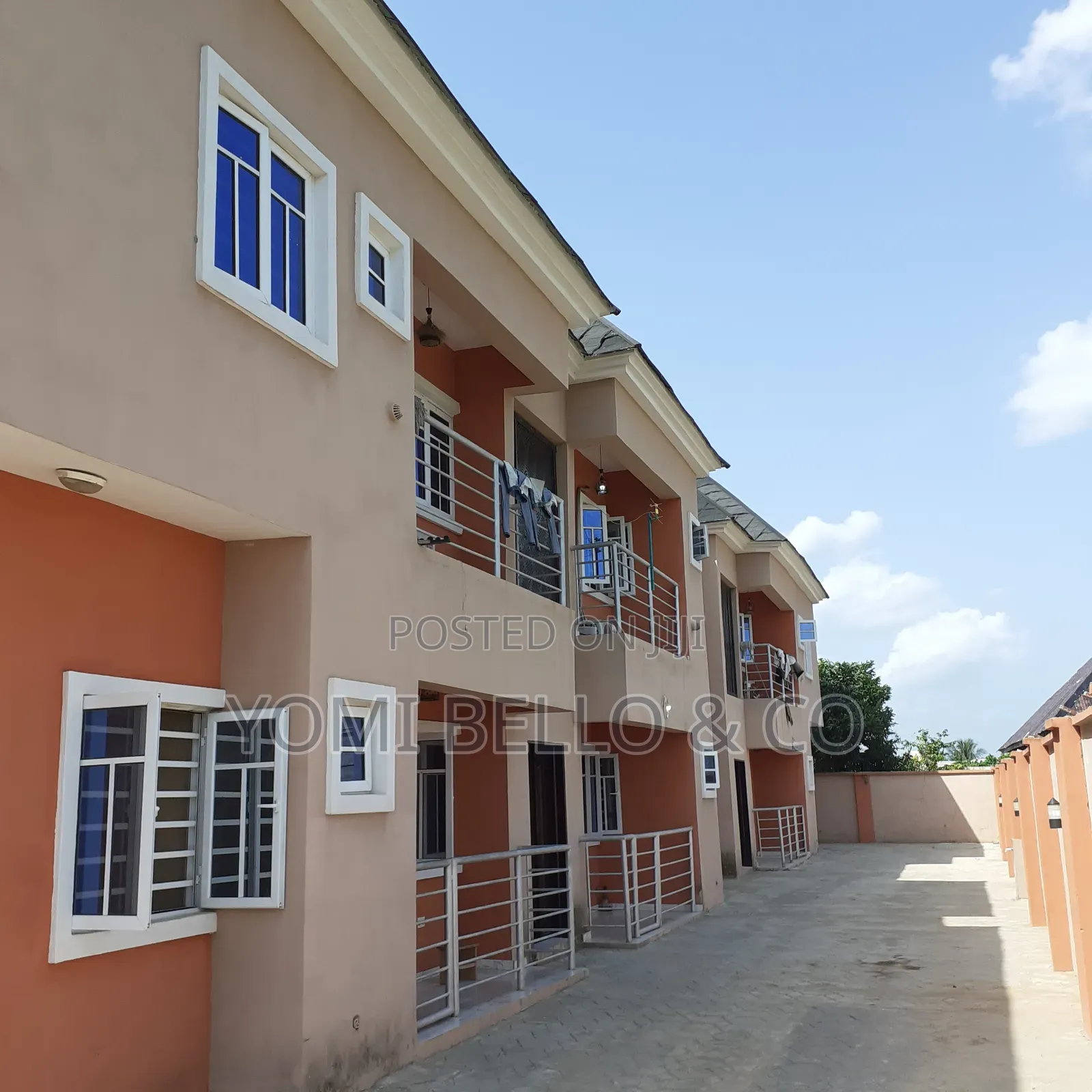 2bdrm Block of Flats in Coca Cola Estate, Obafemi-Owode for sale