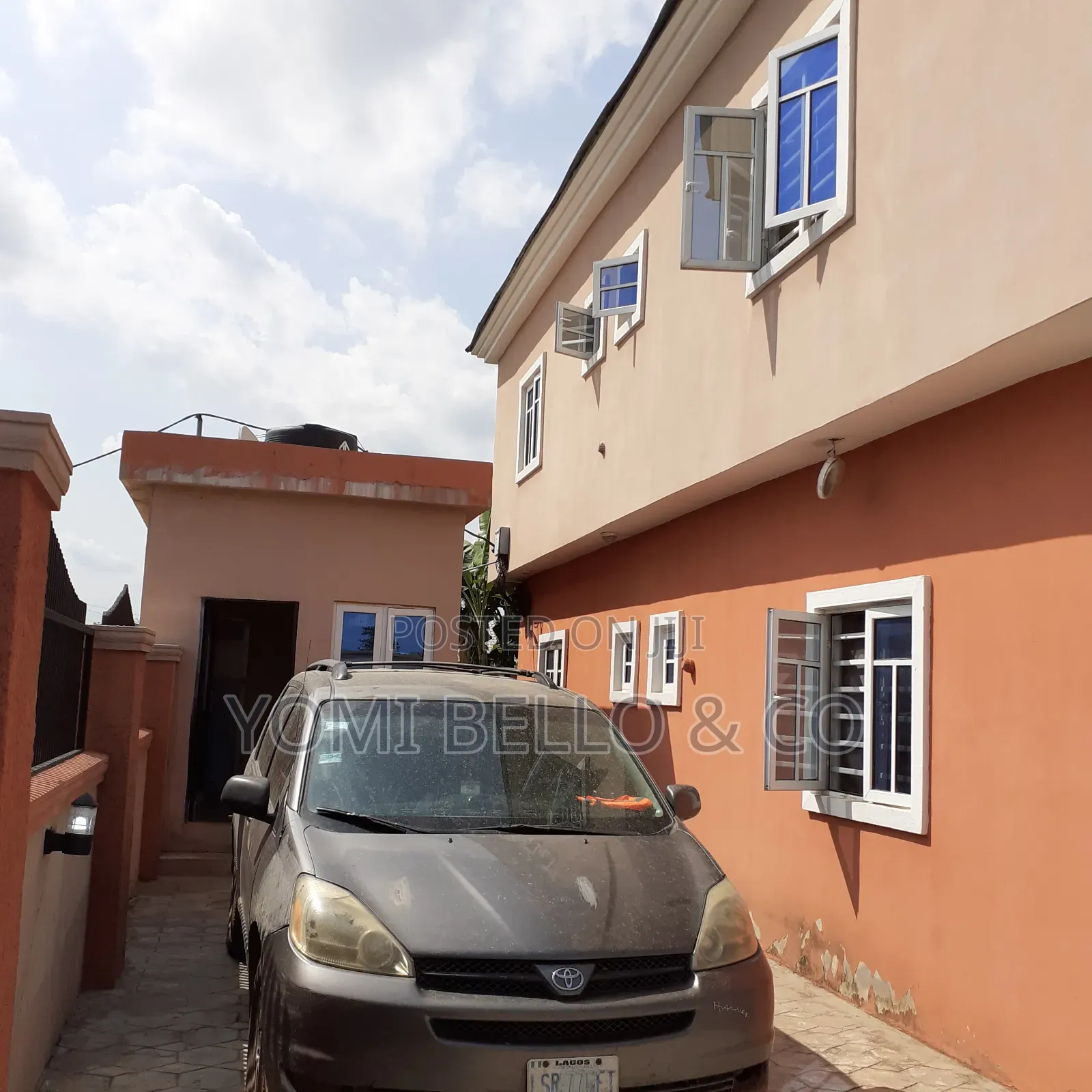 2bdrm Block of Flats in Coca Cola Estate, Obafemi-Owode for sale