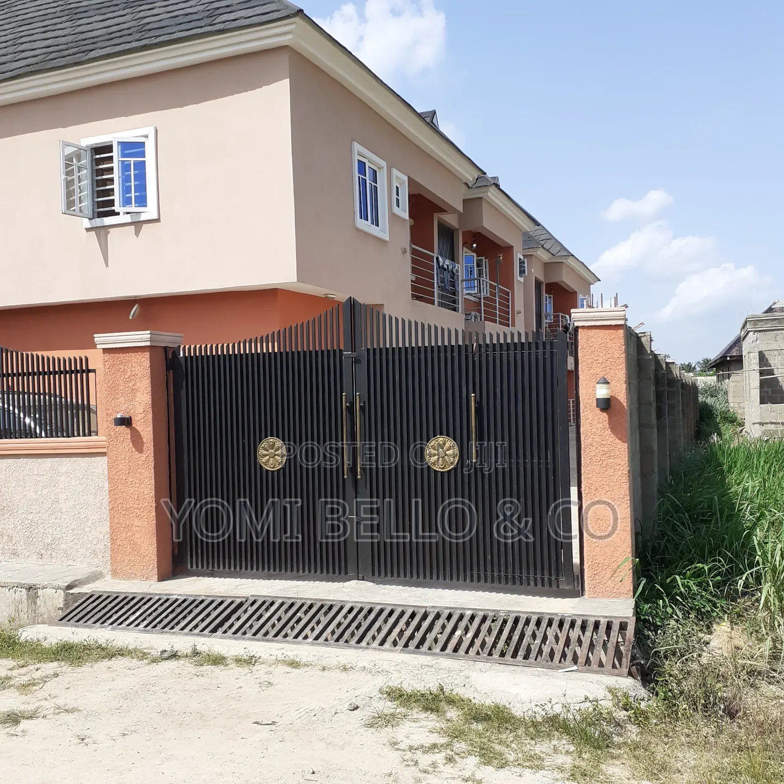 2bdrm Block of Flats in Coca Cola Estate, Obafemi-Owode for sale