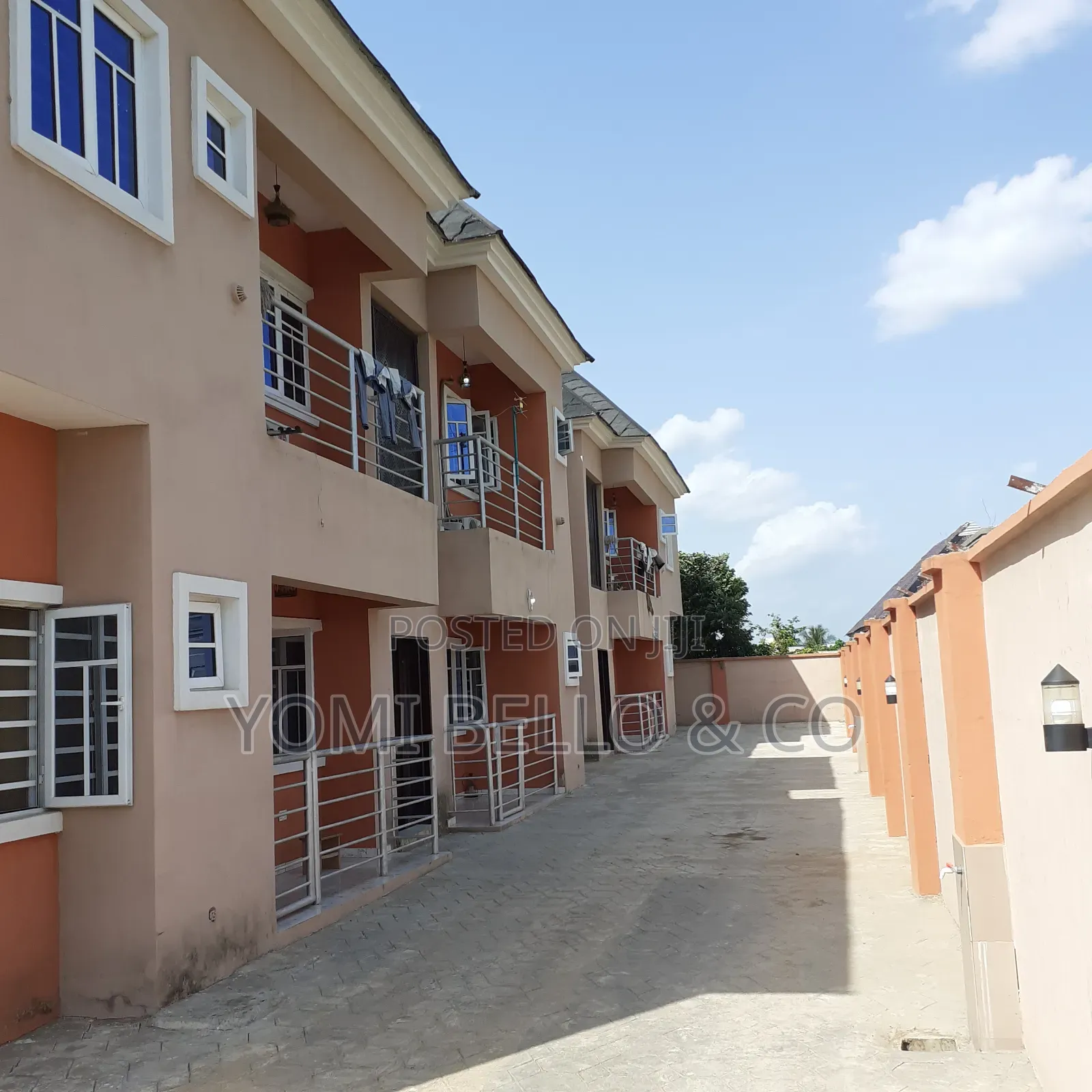 2bdrm Block of Flats in Coca Cola Estate, Obafemi-Owode for sale