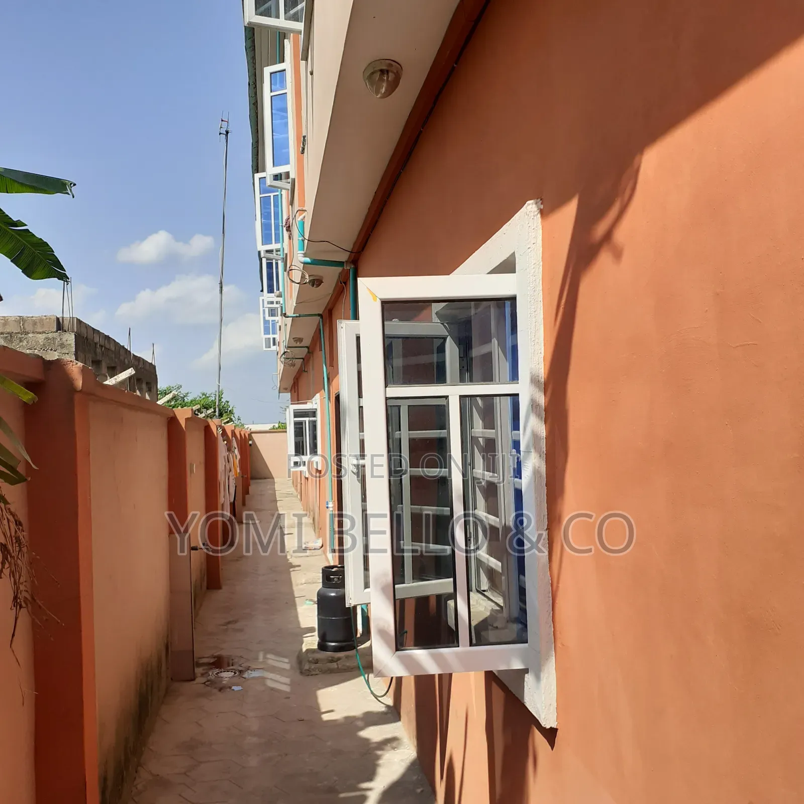 2bdrm Block of Flats in Coca Cola Estate, Obafemi-Owode for sale
