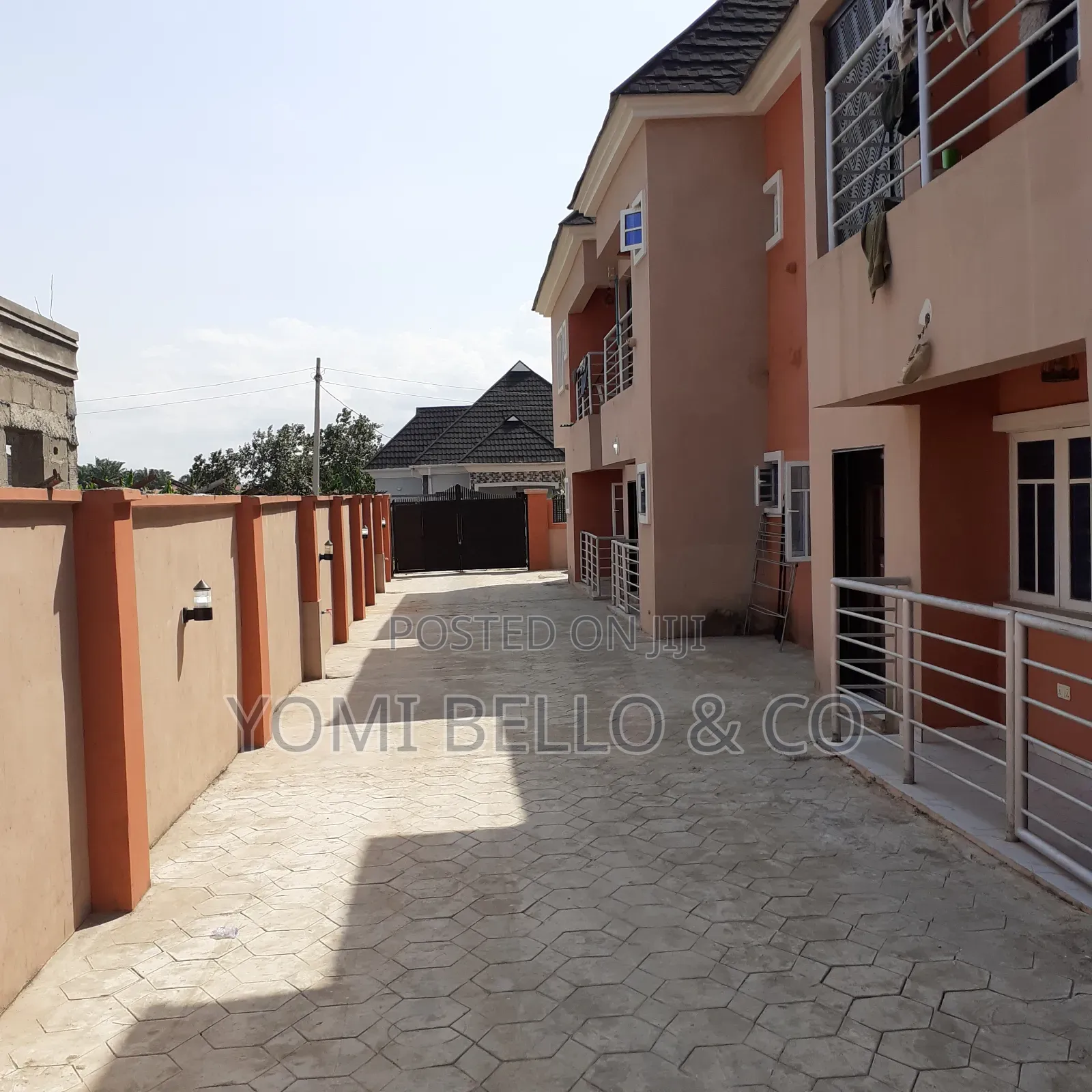 2bdrm Block of Flats in Coca Cola Estate, Obafemi-Owode for sale