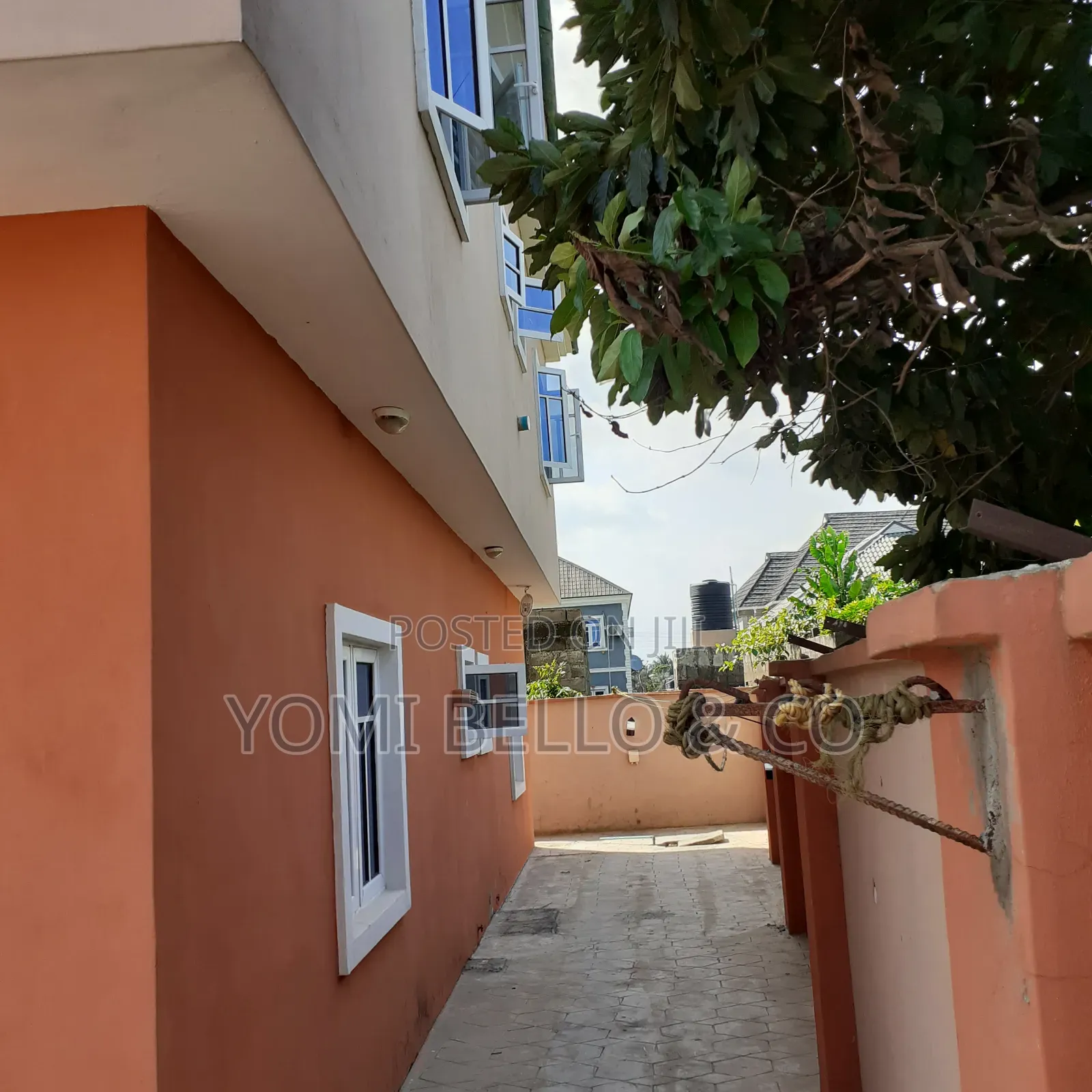 2bdrm Block of Flats in Coca Cola Estate, Obafemi-Owode for sale