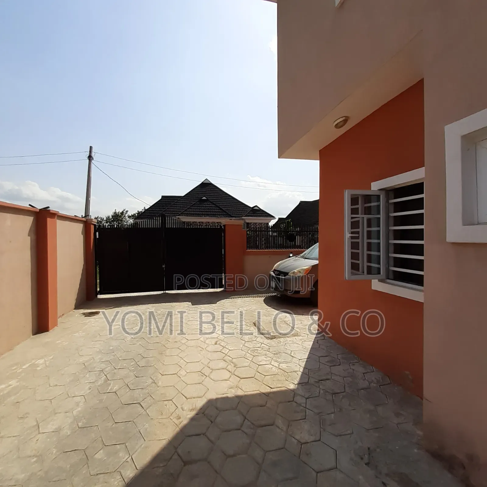 2bdrm Block of Flats in Coca Cola Estate, Obafemi-Owode for sale