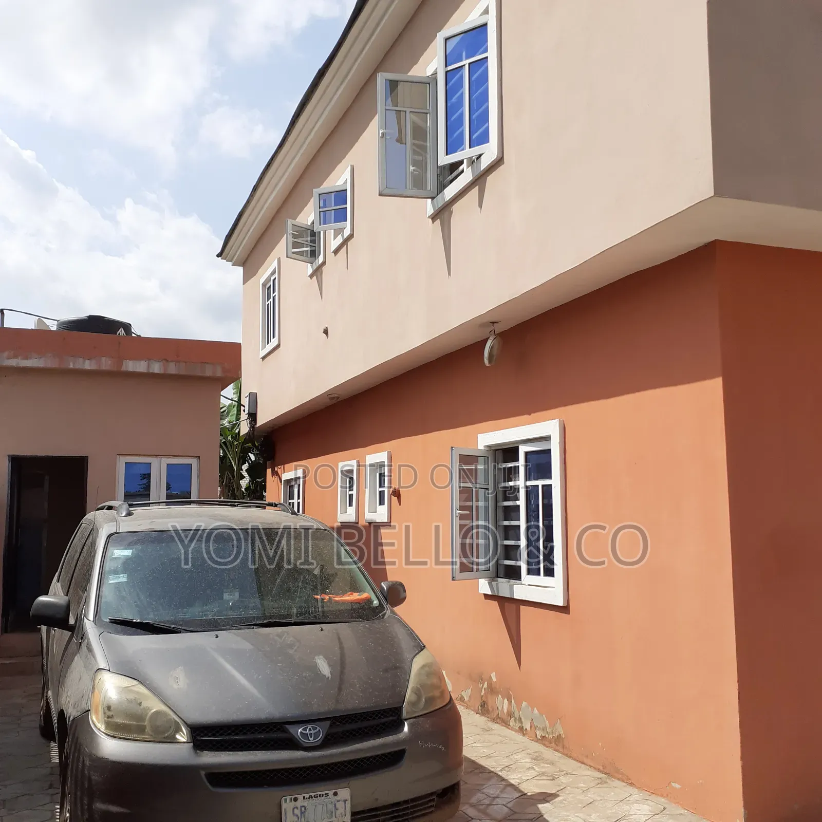 2bdrm Block of Flats in Coca Cola Estate, Obafemi-Owode for sale