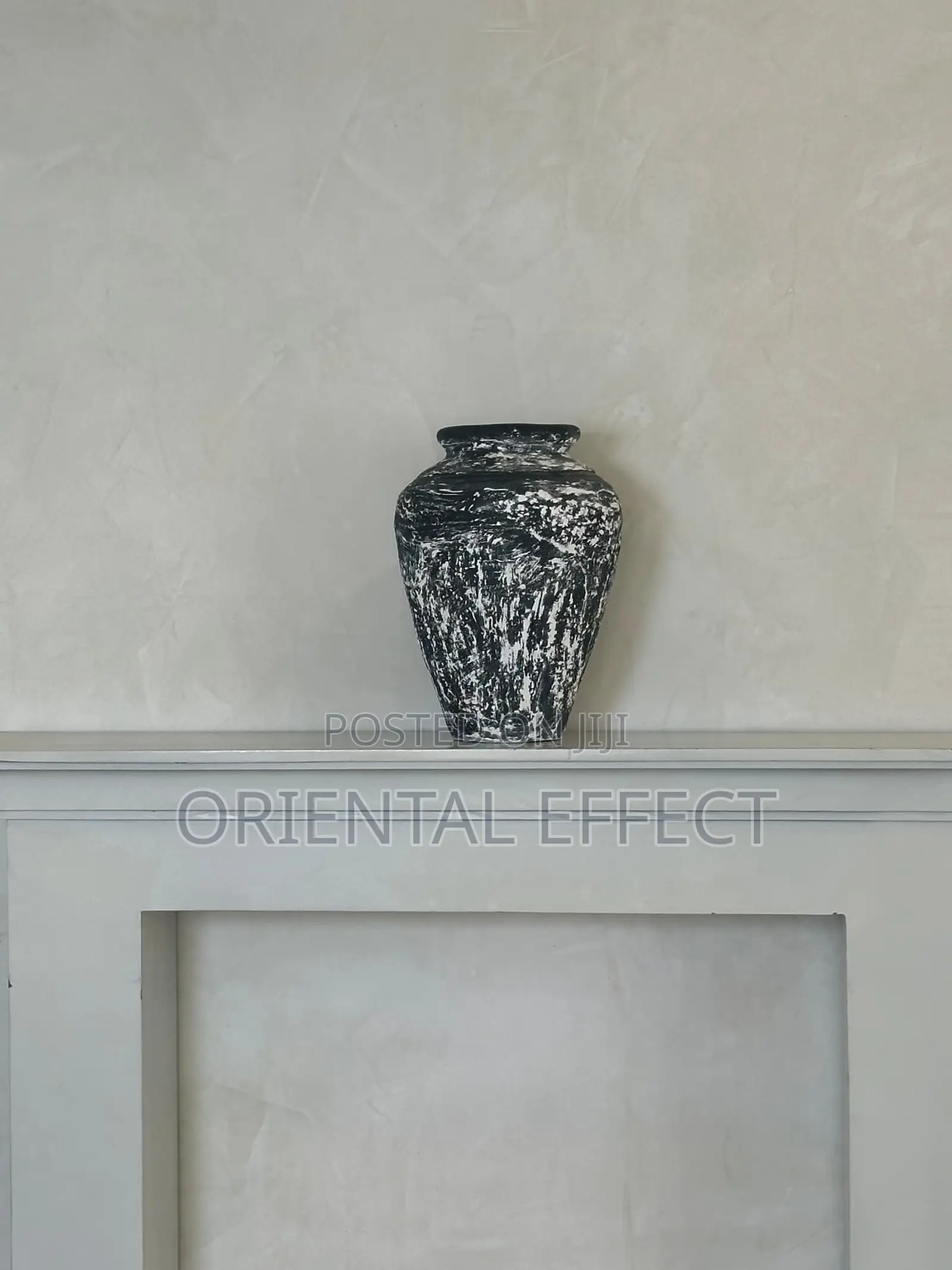 Vick Vase (Black Wash)