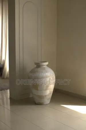 Onasis Pot (Round Stroke)