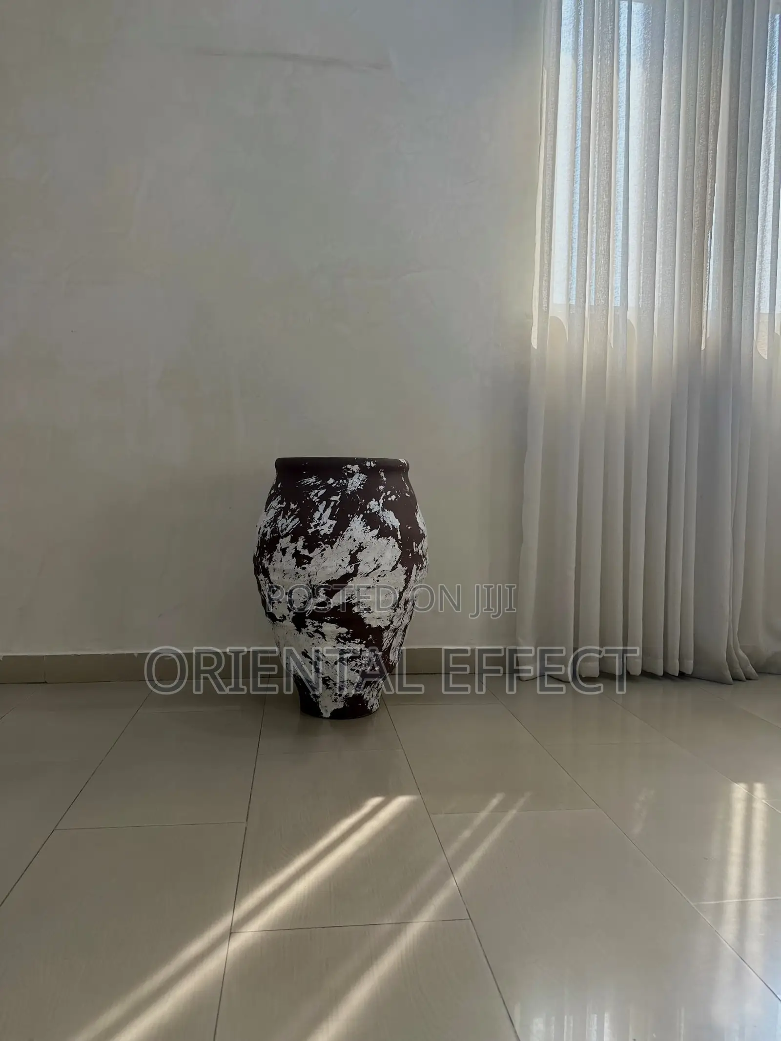 Small Venice Pot (Mocha White)
