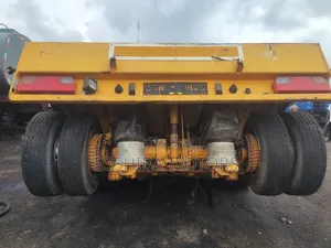 Low Bed Truck