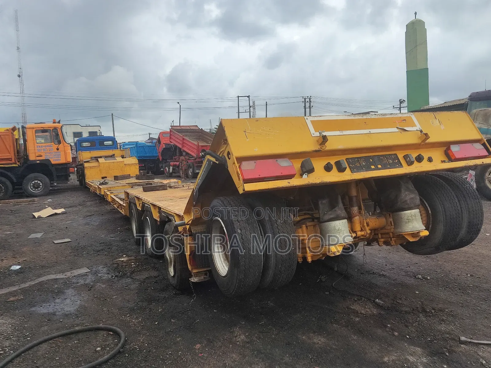 Low Bed Truck