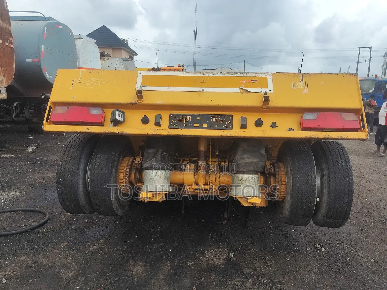 Low Bed Truck