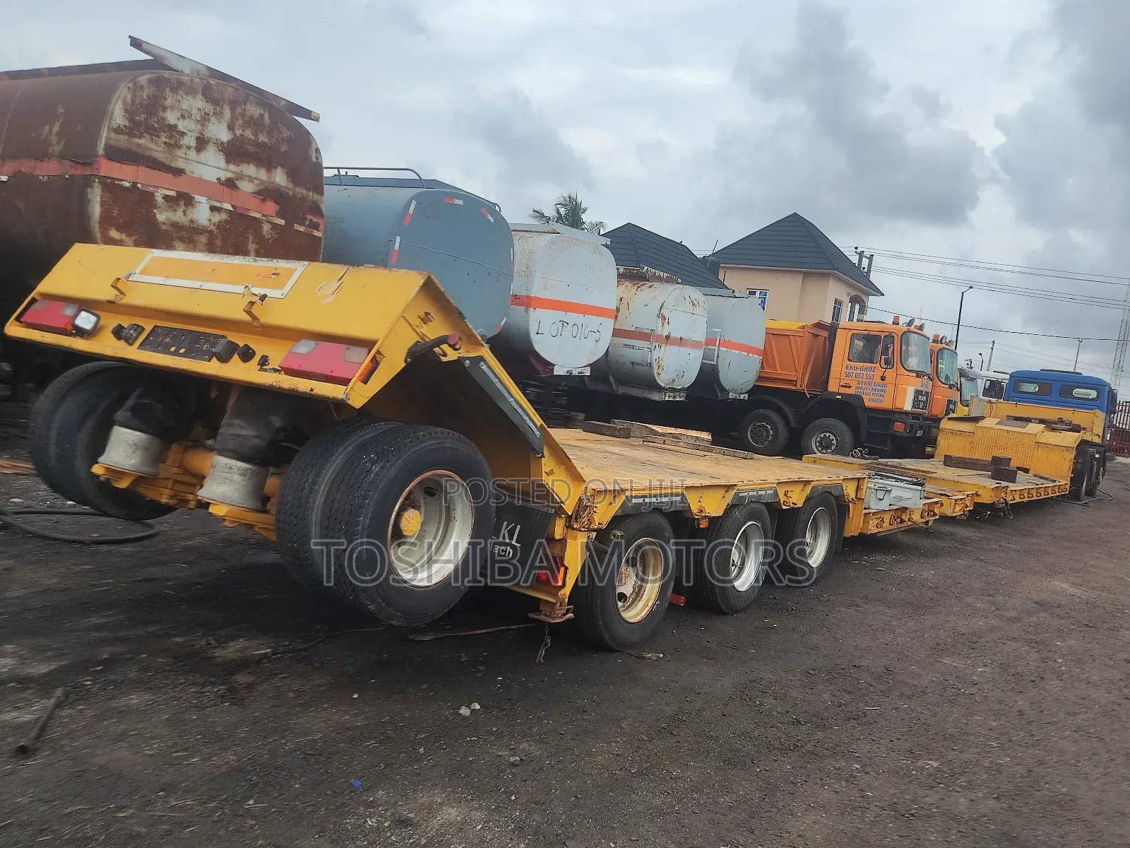 Low Bed Truck