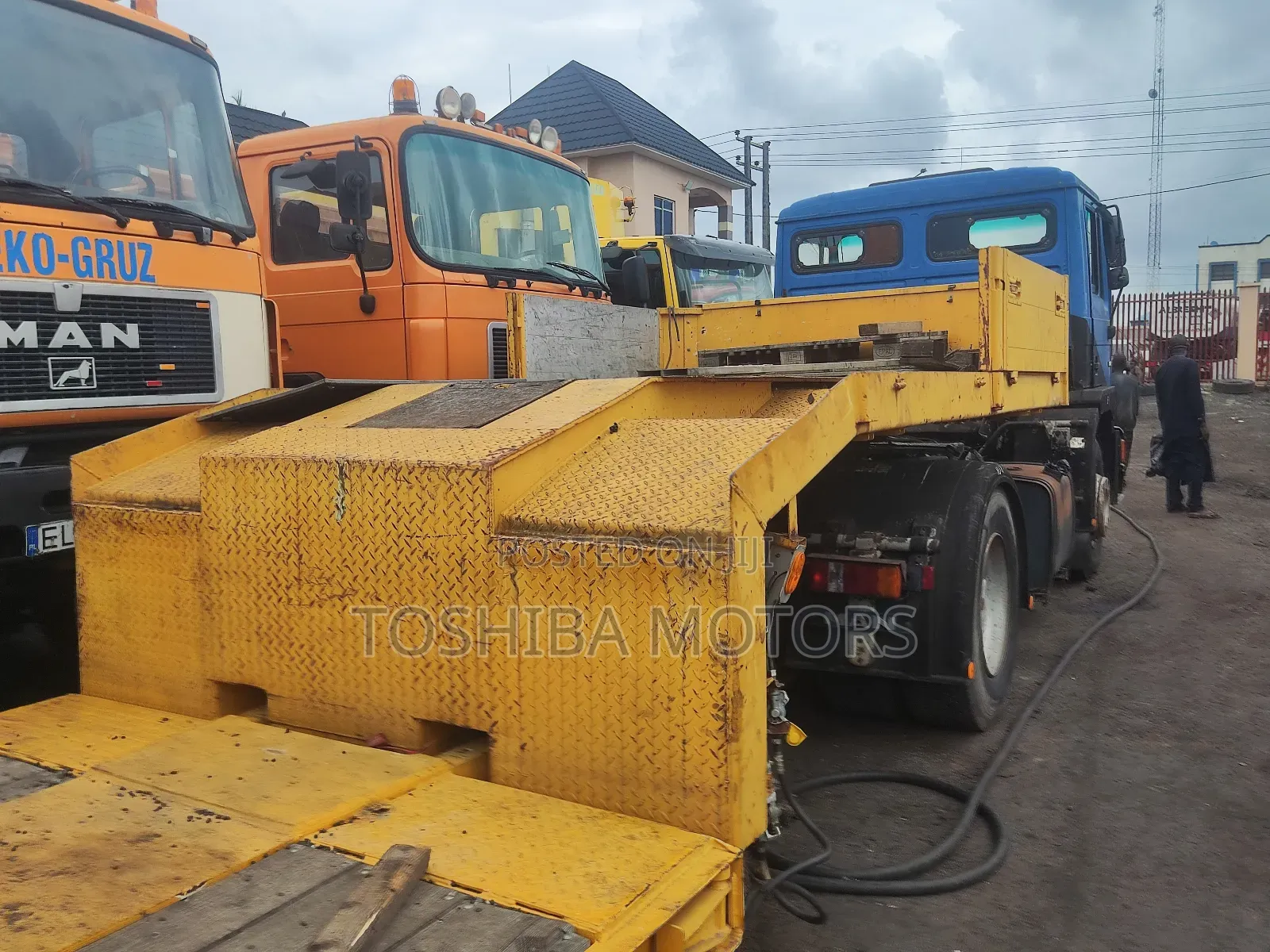 Low Bed Truck