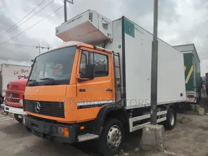 Refrigerator Truck