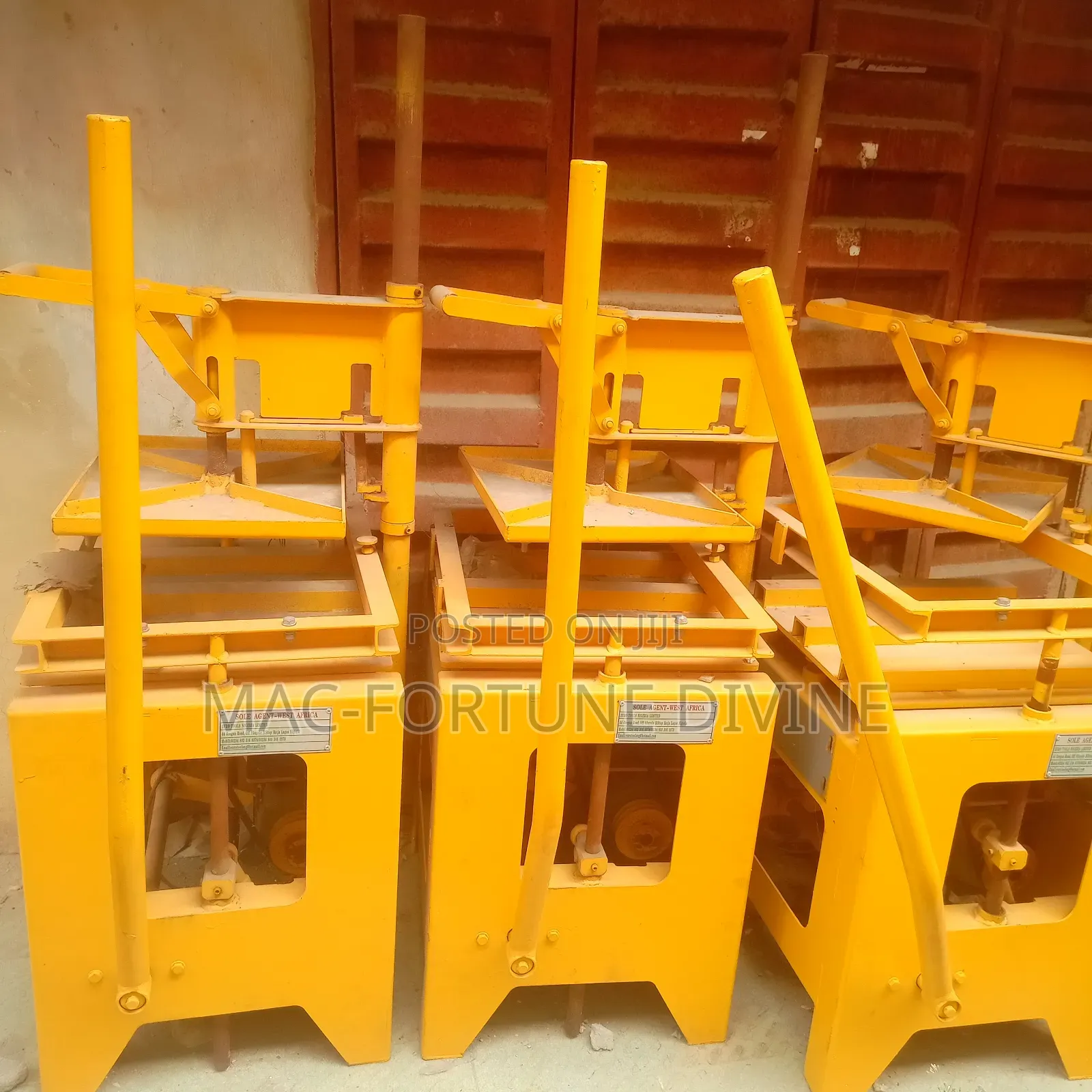 Original Electric Block Moulder With Interlocking Stone)