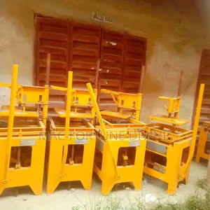 Original Electric Block Moulder With Interlocking Stone)