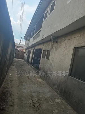 3bdrm Block of Flats in Eliminigwe Estate, Obio-Akpor for sale