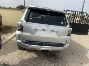 Toyota 4-Runner SR5 4dr SUV 4WD (4.0L 6cyl 5A) 2014 Silver