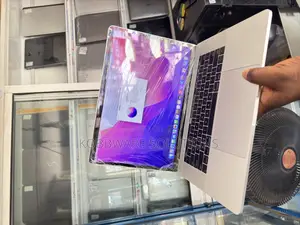 Photo - Laptop Apple MacBook Pro 2017 16GB Intel Core I7 SSD 512GB