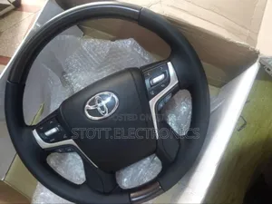 Photo - Toyota Suv Hilux Prado Land Cruiser Car Modern Stering Wheel