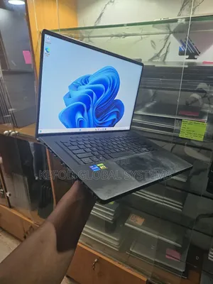 Laptop Asus ROG Zephyrus G16 24GB Intel Core I7 SSD 1T