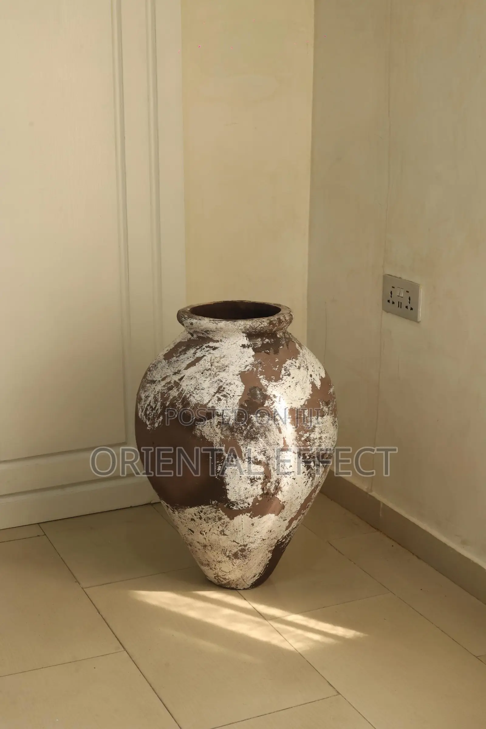 Ampora Pot (Mocha Rustic)