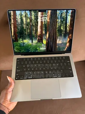 Laptop Apple MacBook Pro 2021 M1 16GB Apple M1 Pro SSD 512GB