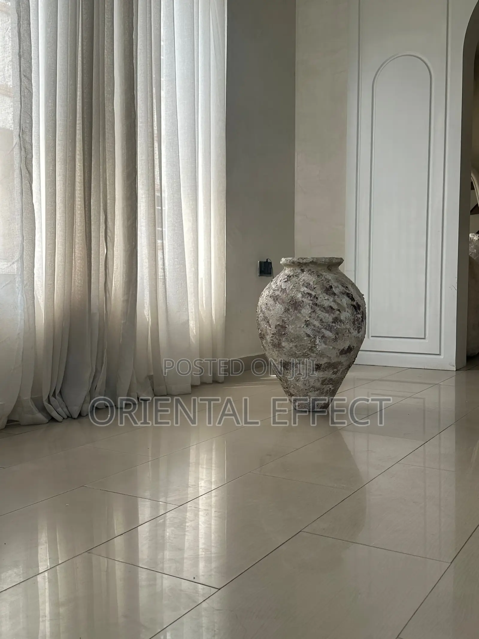 Ampora Pot (Textured Rustic)