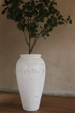Small Nyx Pot (Textured White)