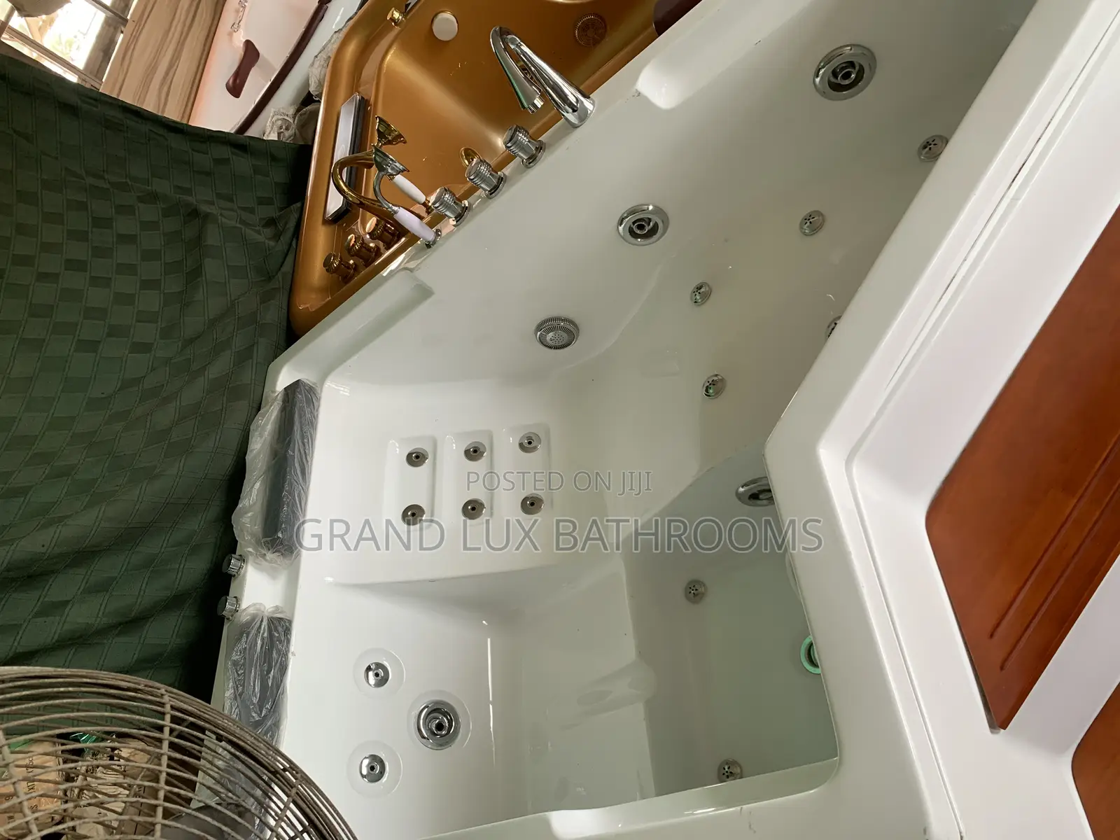 Double Jacuzzi