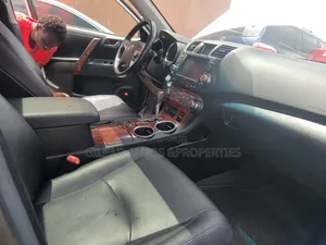 Toyota Highlander Limited 2012 Silver
