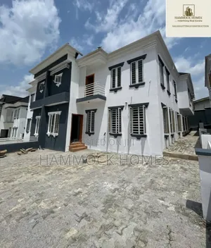 4bdrm Duplex in Jericho Gra for sale