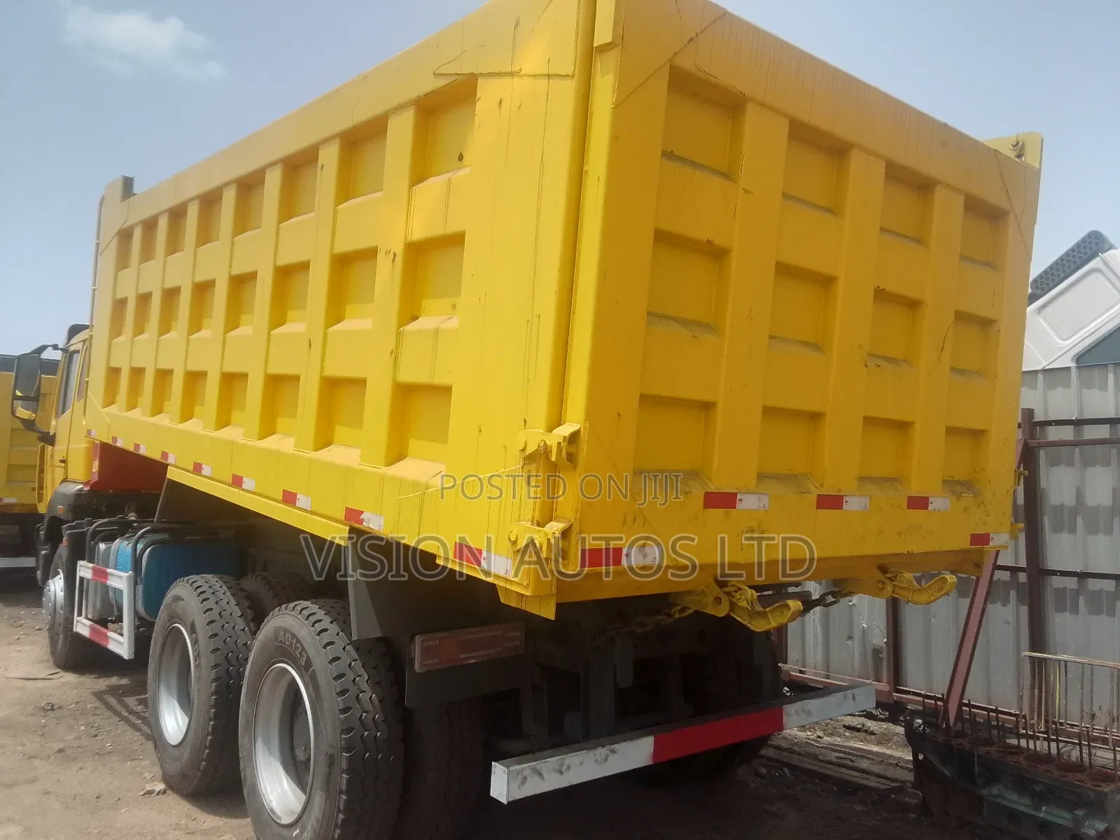 Truck Howo Tipper