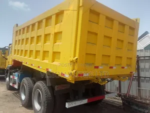 Truck Howo Tipper