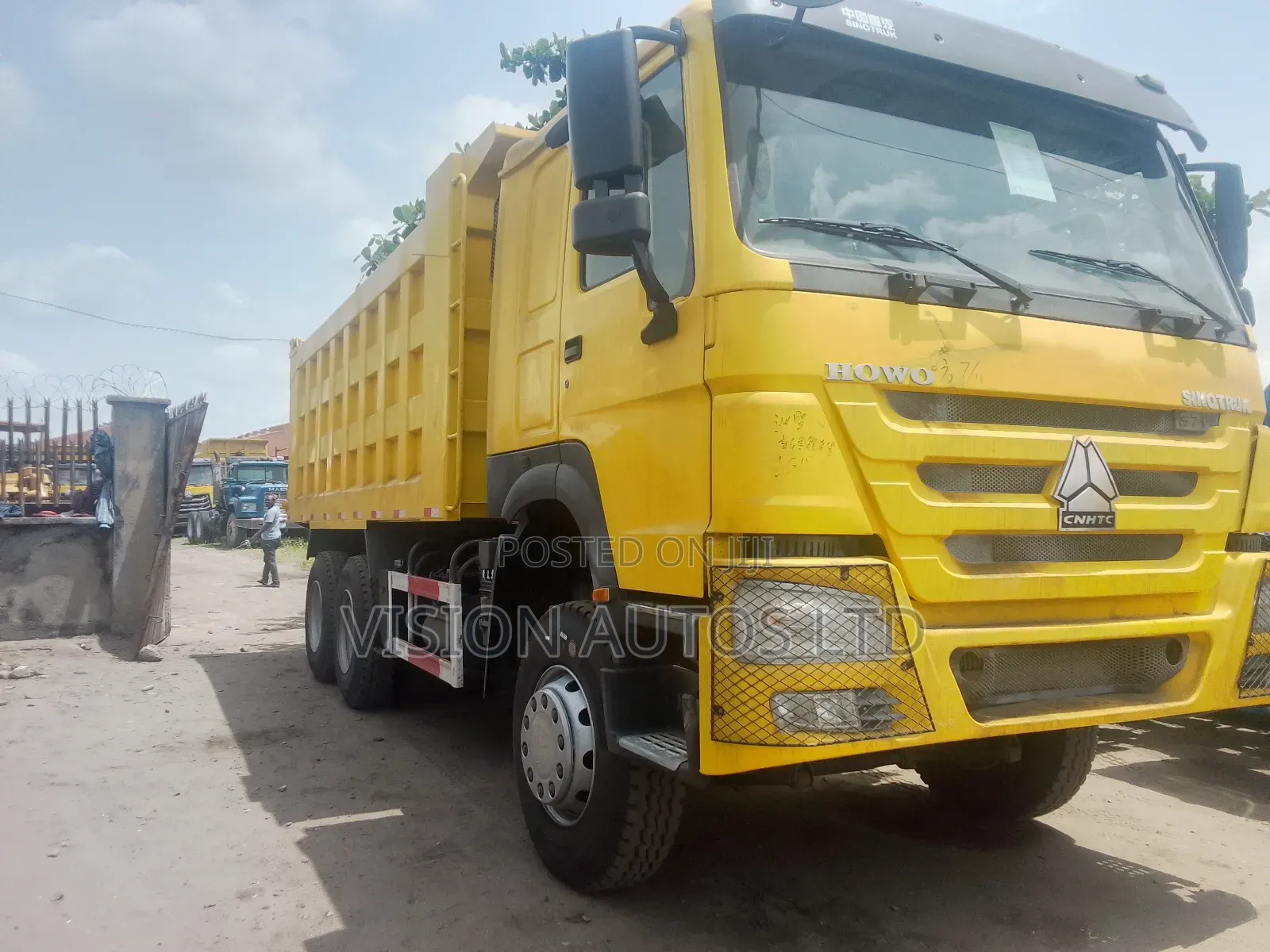 Truck Howo Tipper