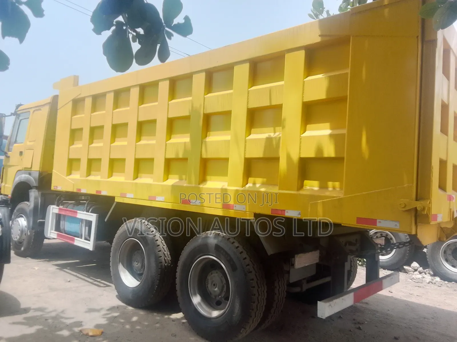 Truck Howo Tipper