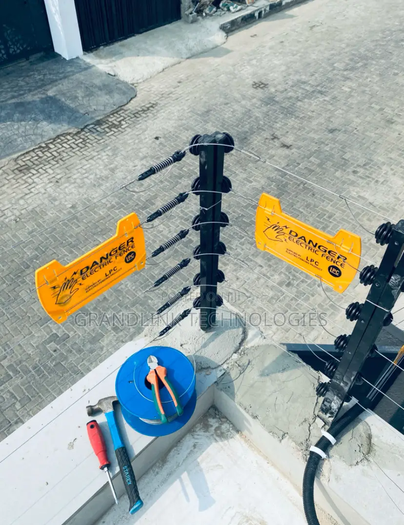 Electric Fence Installer