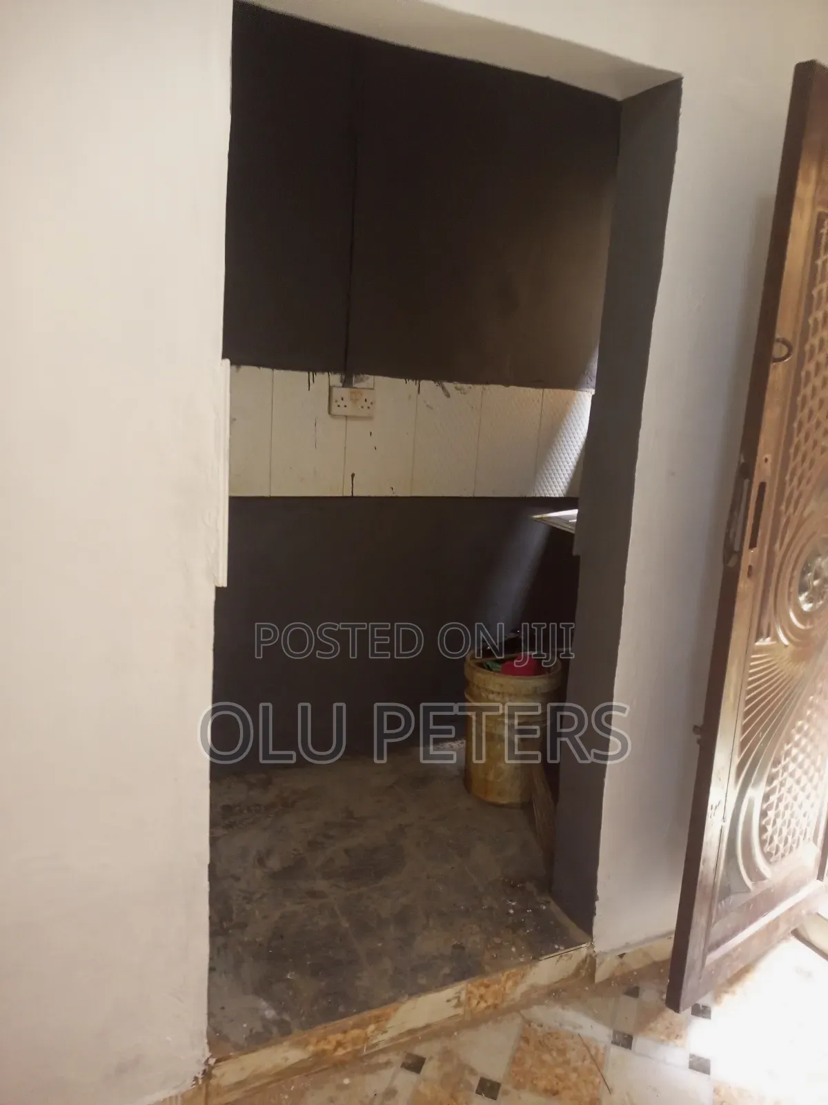Studio Apartment in Oshinfolarin Yaba for sale