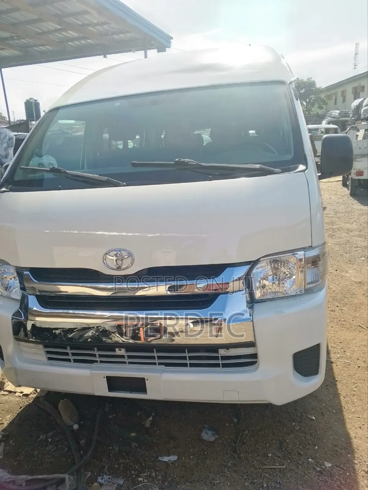 Toyota HiAce 2017 White