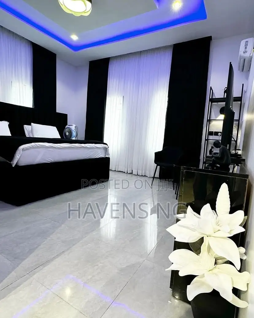 Modern 2-Bedroom Smart Home With Modern Facilities
